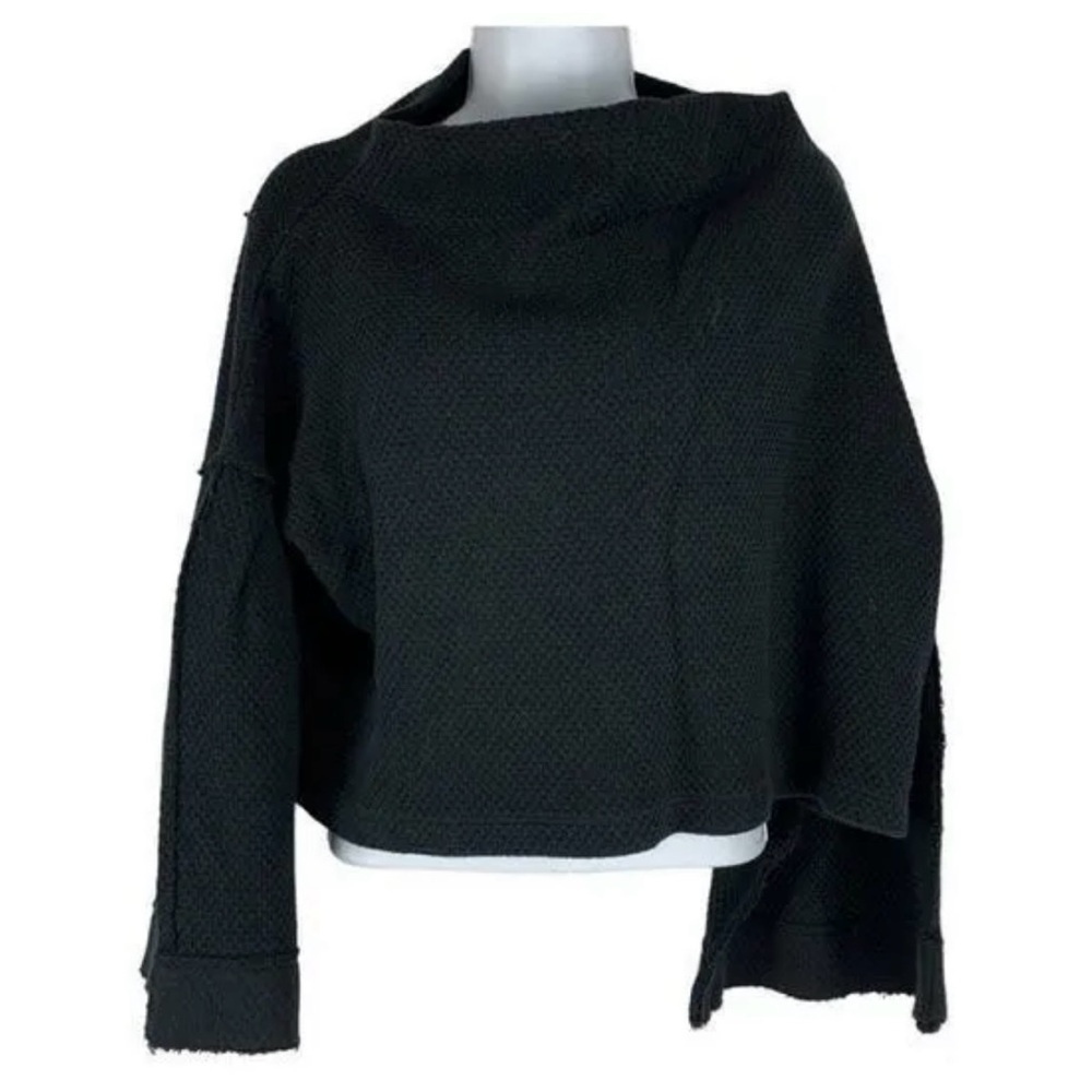 We The Free Bunny Queen Cropped Pullover Sweater black